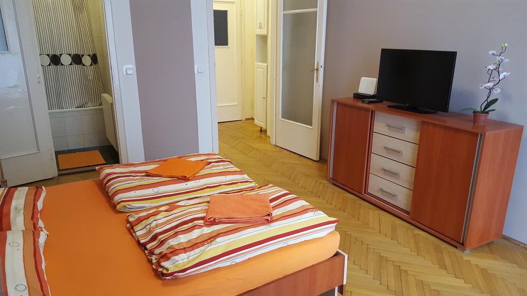 Boomerang Hostel Budapest Bagian luar foto