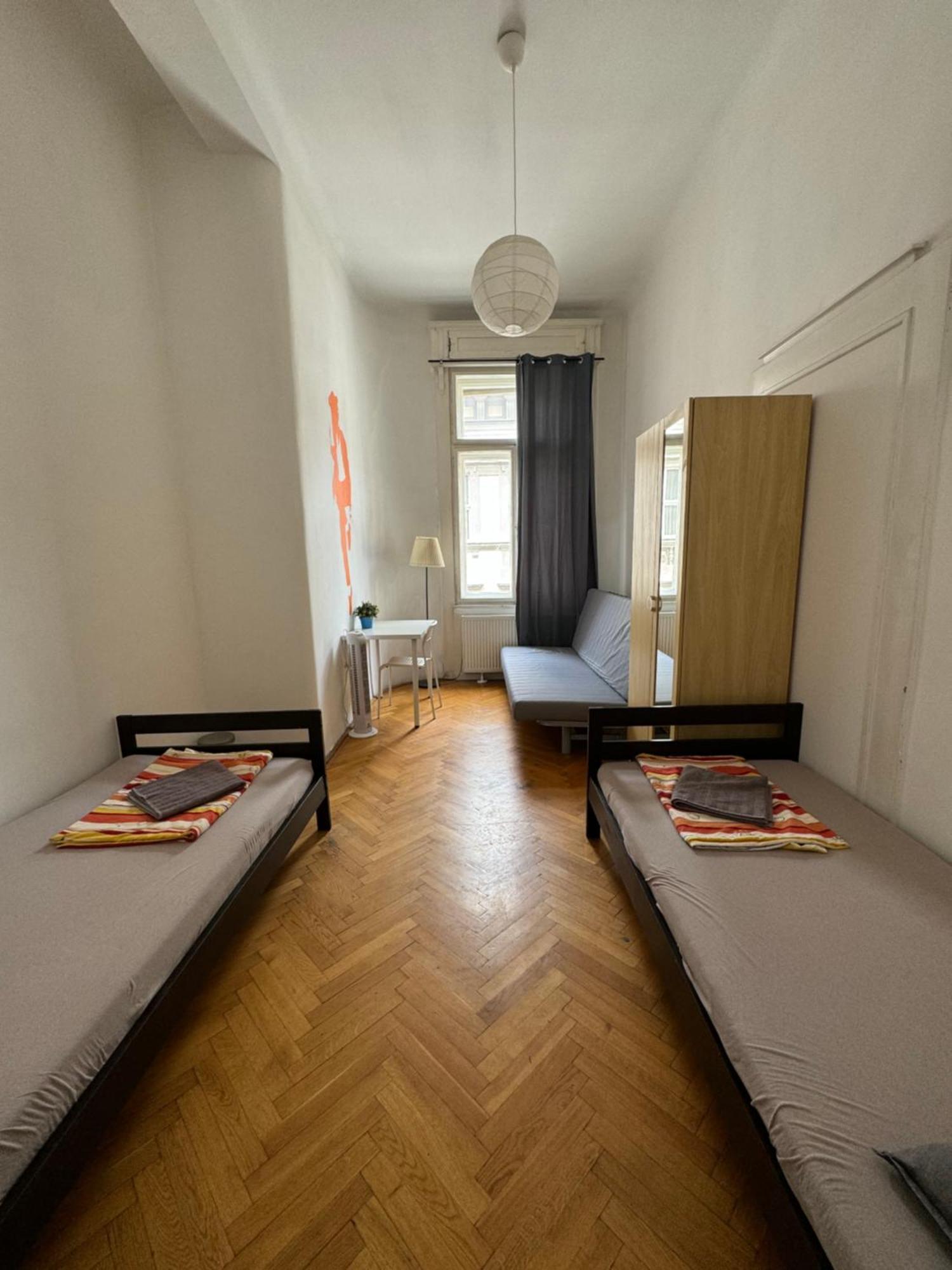 Boomerang Hostel Budapest Bagian luar foto