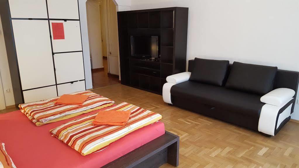 Boomerang Hostel Budapest Bagian luar foto