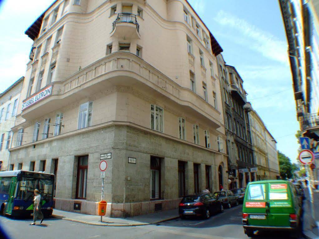 Boomerang Hostel Budapest Bagian luar foto